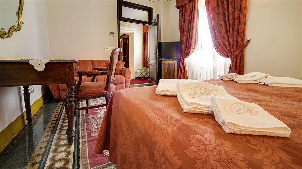 I Portici Hotel - Residenza D'Epoca Arezzo Exterior foto